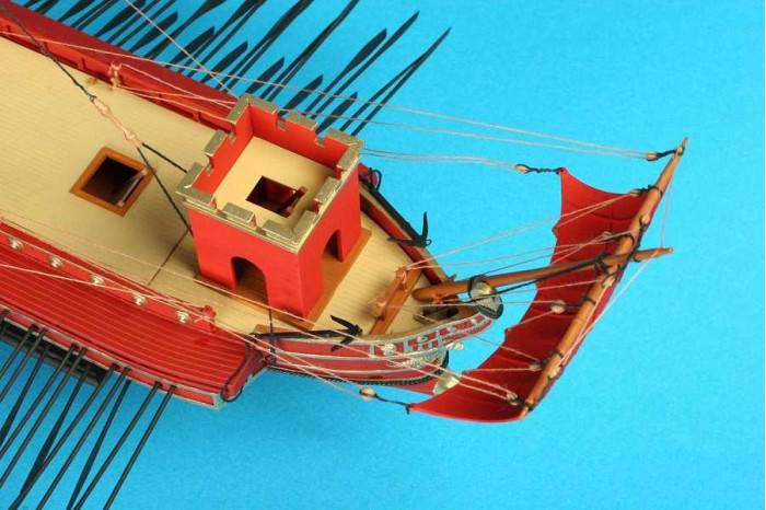 Model Kit loď 9019 – Trireme of the Roman Emperor (1:72)