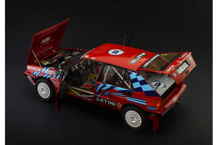 Model Kit auto 4712 - Lancia Delta HF Integrale Sanremo 1989 (1:12)