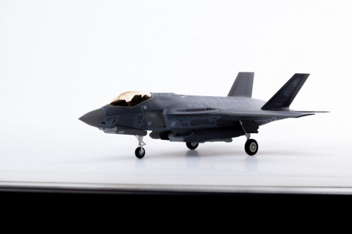 Model Kit letadlo 12561 - F-35A "Seven Nation Air Force" MCP (1:72)