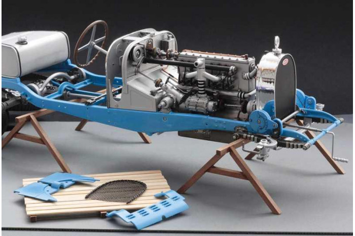 Model Kit auto 4713 - Bugatti 35 B Roadster (1:12)