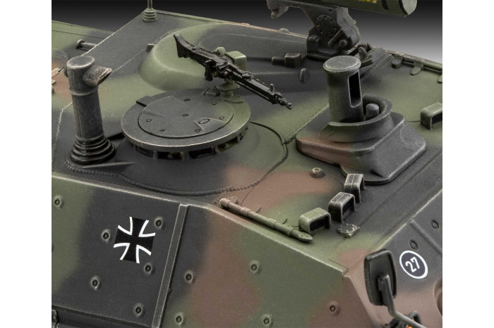 Plastic ModelKit military 03353 - Raketenjagdpanzer Jaguar 1 (1:35)