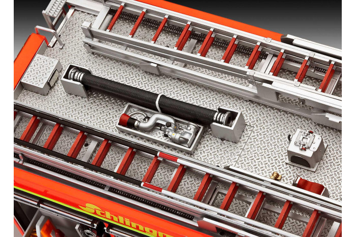 Plastic ModelKit auto 07404 - Schlingmann LF20/16 Mercedes Benz Atego 1529 AF (1:24)