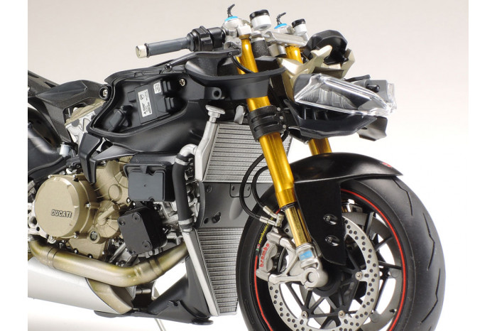 DUCATI 1199 PANIGALE S Tricolore (1:12) -132