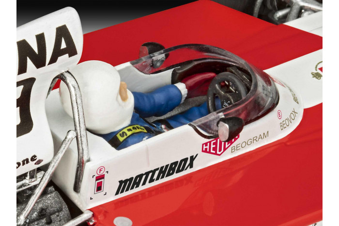 Plastic ModelKit auto 07739 - Surtees TS16/03 (1:32)