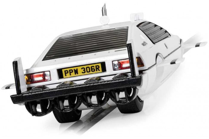 Autíčko Film & TV SCALEXTRIC C4359 - James Bond Lotus Esprit S2 - The Spy Who Loved Me 'Wet Nellie'  (1:32)