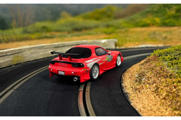 Autíčko Film & TV SCALEXTRIC C4592 - The Fast And The Furious - Mazda RX7 - Dom Turetto (1:32)