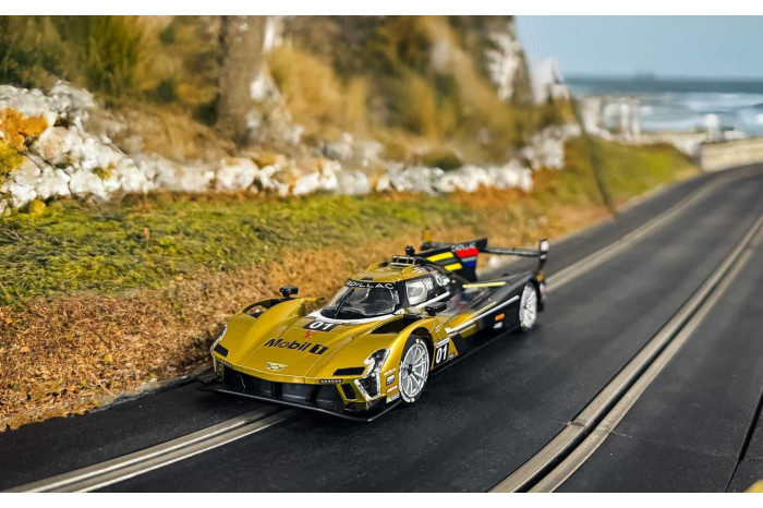 Autíčko GT SCALEXTRIC C4586 - Cadillac V-Series.R - Cadillac Racing No.01 - 12 Hours of Sebring 2024 (1:32)
