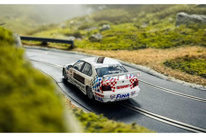 Autíčko Touring SCALEXTRIC C4574 - BMW E36 320i - BTCC 1995 - David Brabham (1:32)