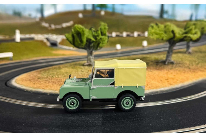 Autíčko Street SCALEXTRIC C4600 - Land Rover Series 1 - HUE166 (1:32)