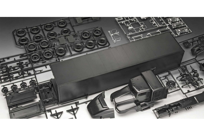 Plastic ModelKit auto 07740 - Tour Truck "Iron Maiden" (1:32)