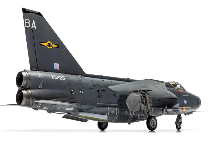 Classic Kit letadlo A09178A - English Electric Lightning F.6 (1:48)
