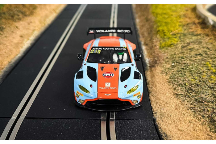 Autíčko Gulf SCALEXTRIC C4655 - Aston Martin GT3 Vantage - Bathurst 2025 (1:32)