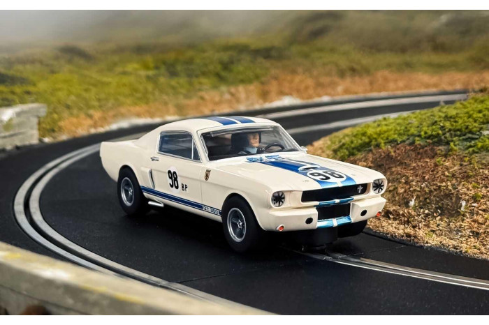 Autíčka GT SCALEXTRIC C4619A - Ken Miles Triple Pack (1:32)