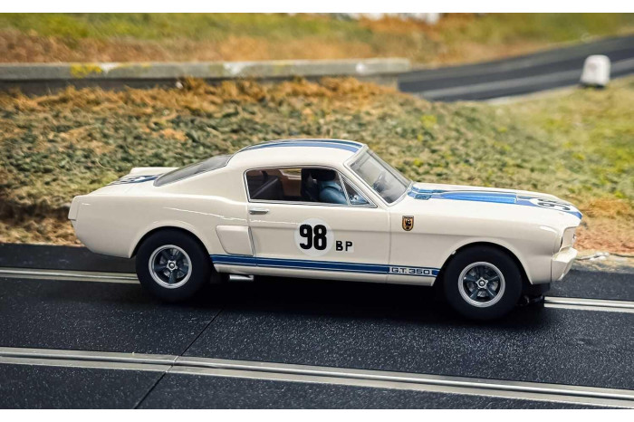 Autíčka GT SCALEXTRIC C4619A - Ken Miles Triple Pack (1:32)