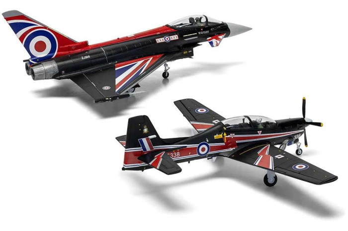 Classic Kit letadla A40003 - Eurofighter Typhoon FGR.4 (Blackjack) + Shorts Tucano T.1 (Twin Pack) (1:72)