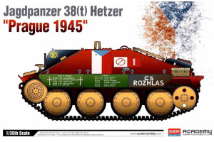 Model Kit military 13277 - HETZER "PRAGUE 1945" (1:35)