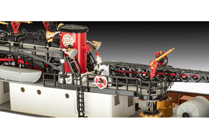 Plastic ModelKit loď 05197 - The Firefighter (1:87)