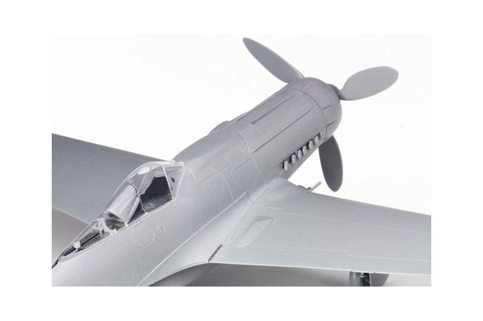 FOCKE -WULF Ta 152- C1/R14 (1:48) - 5573
