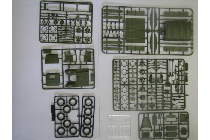 Zvezda 3547 Soviet Truck Gaz-AAA 1/35 