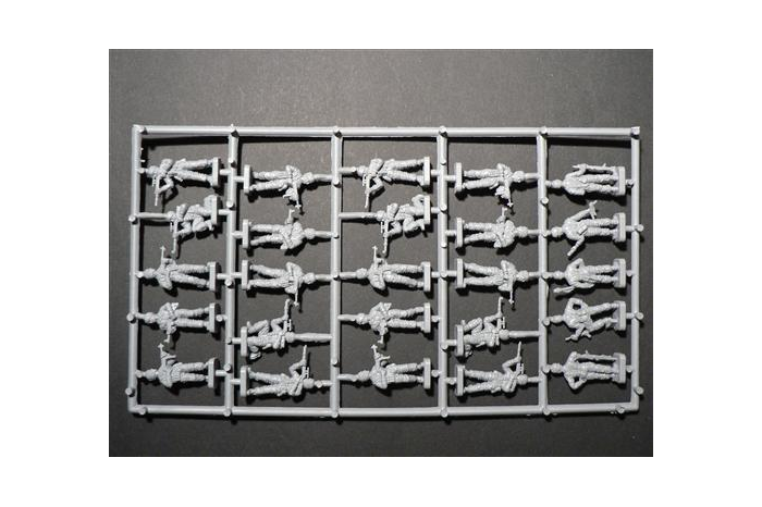 Model Kit figurky 6045 - WWII - GERMAN PARATROOPERS (1:72)