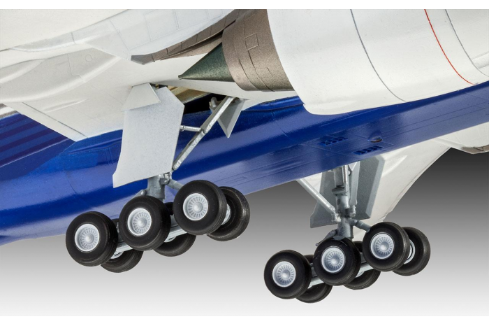 Plastic ModelKit letadlo 04945 - Boeing 777 - 300 ER (1:144)