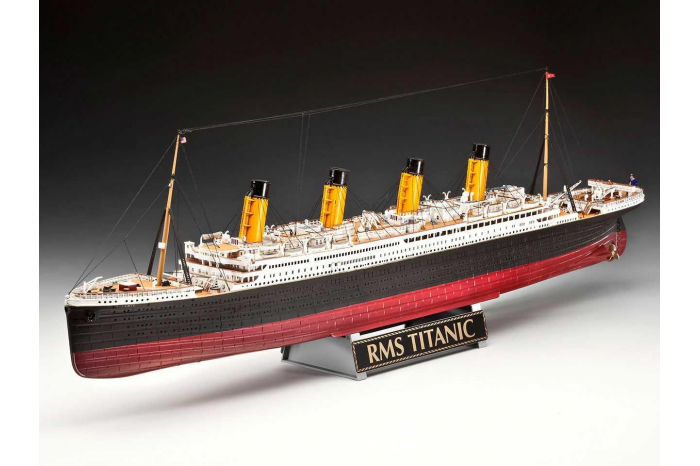 Gift-Set 05715 - R.M.S. Titanic - 100th anniversary edition (1:400)