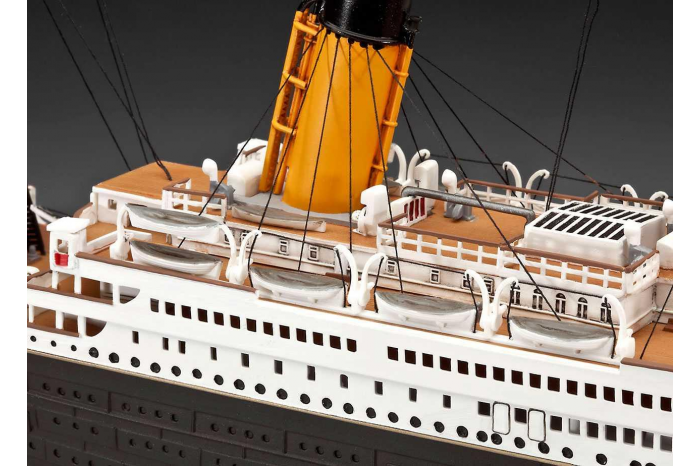 Gift-Set 05715 - R.M.S. Titanic - 100th anniversary edition (1:400)